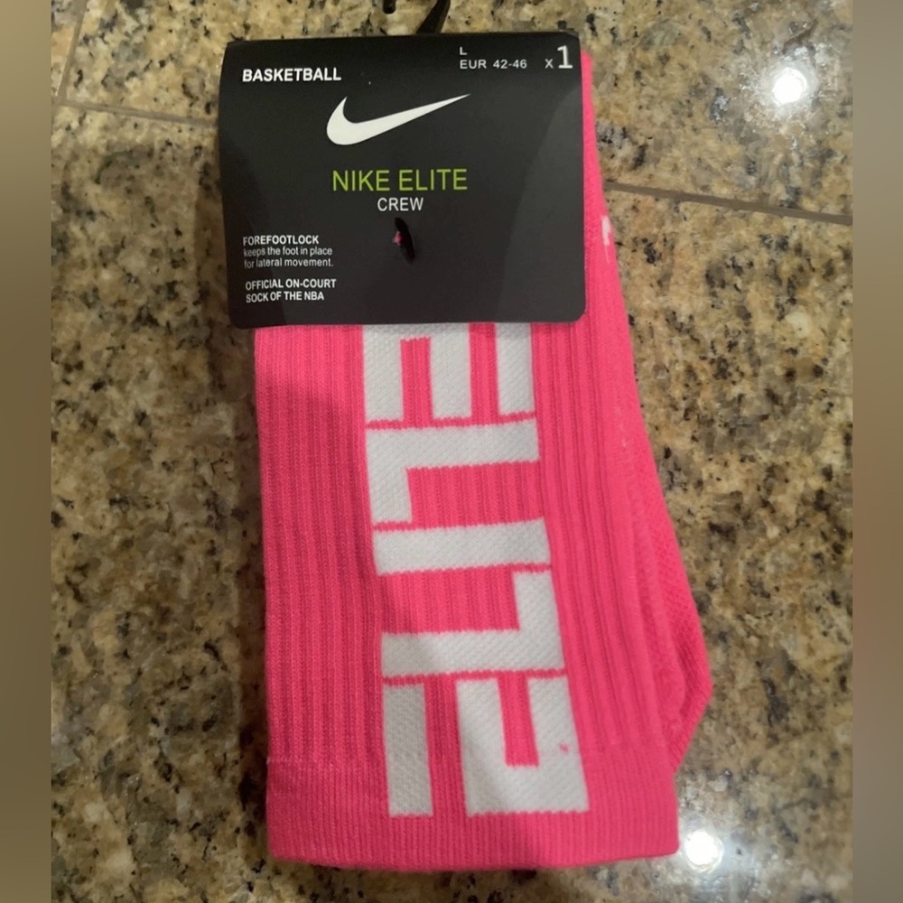 NWT Nike Elite Crew Basketball Socks RARE 2018 Neon Pink Sz L M 8-12 W 10-13